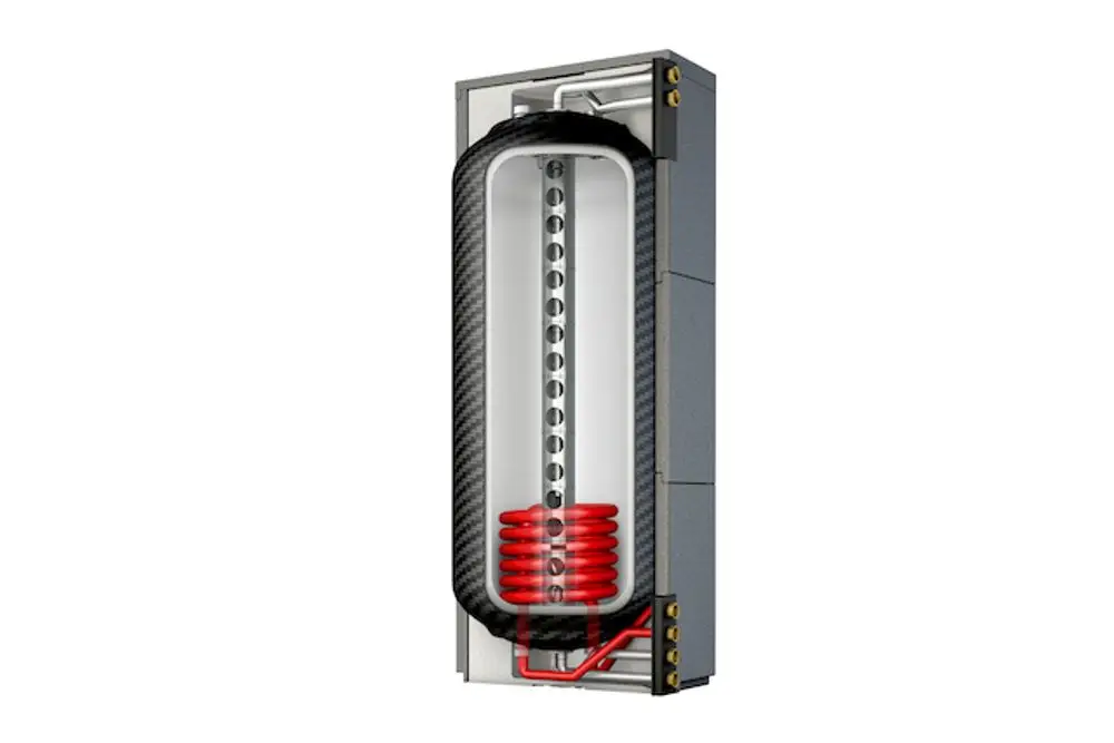 Roth Thermospeicher mit vertikalem Design, featuring ein inneres rotes Rohrsystem, umgeben von einer strukturierten Außenschicht. Anwendung in Solarsystemen für Warmwasser.